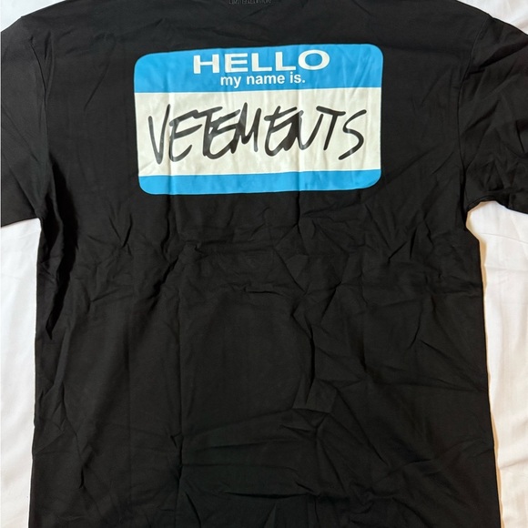 Vetements Tee - Picture 2 of 5
